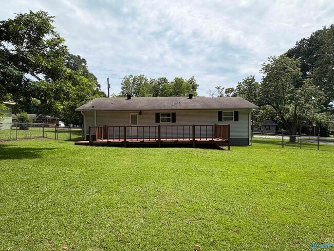 Photo - 507 Woodland St NW