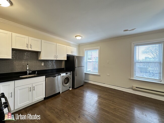 Photo - 2133 N Dayton St Unit J06W