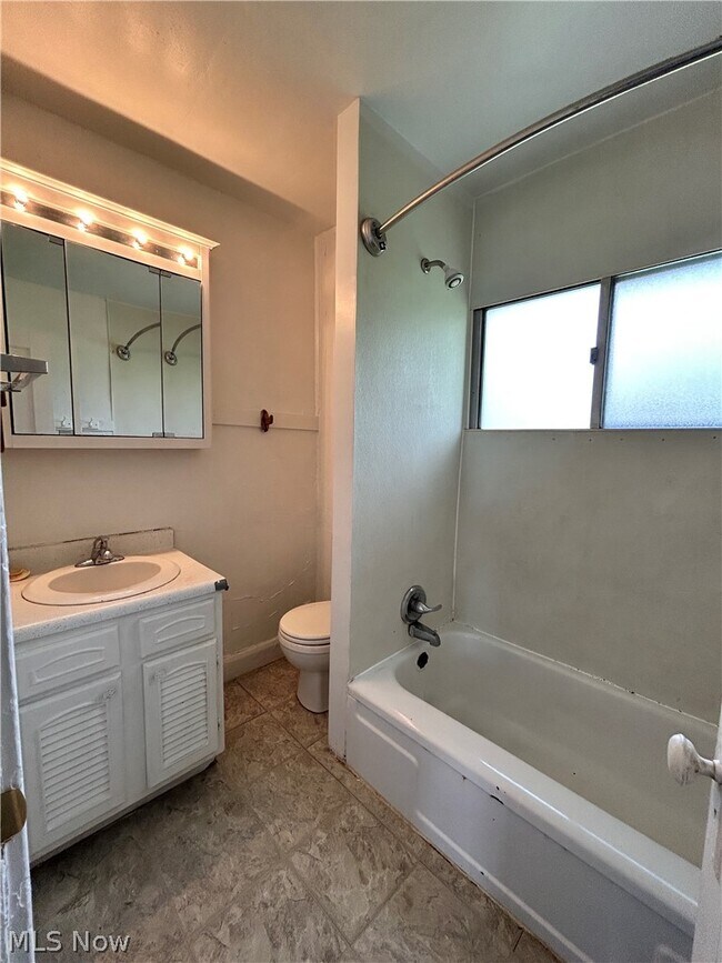 Photo - 125 George St