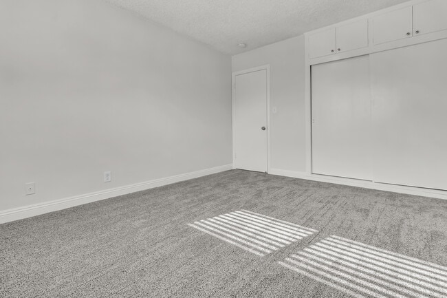 Photo - Royal Park Apartments