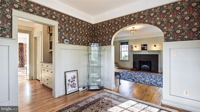 Photo - 136 N Irving St