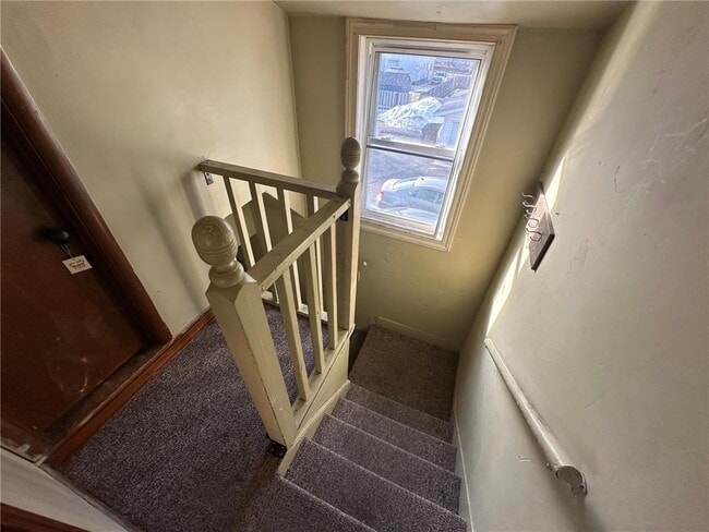 Photo - 704 1st St S