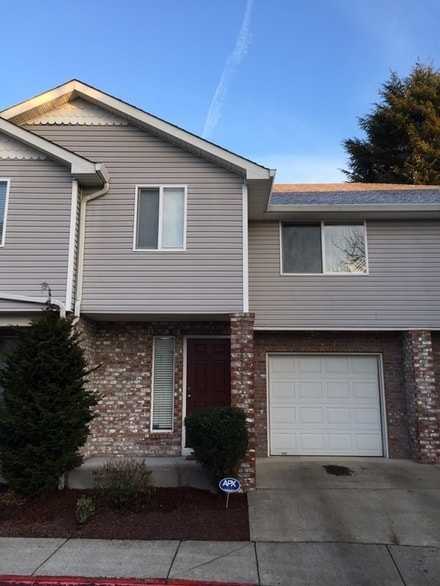 Charming Van Mall Condo - Charming Van Mall Condo