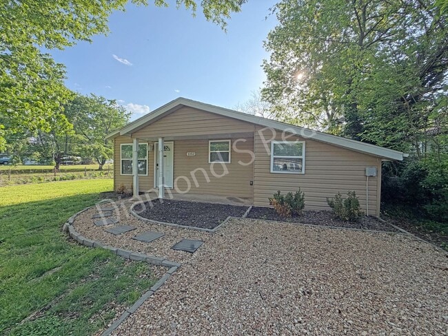 Photo - Spacious, Clean 3 Bedroom Home + Bonus Room Available!