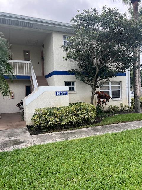 Building Photo - 1512 SE Royal Green Cir Unit 101