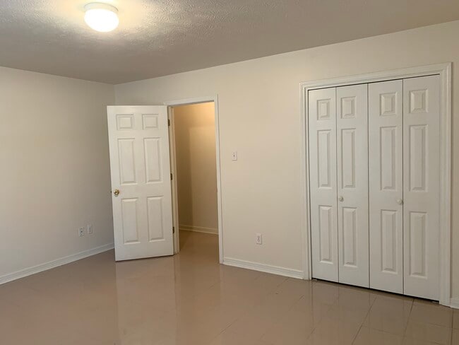 Photo - 1600 Dupard St