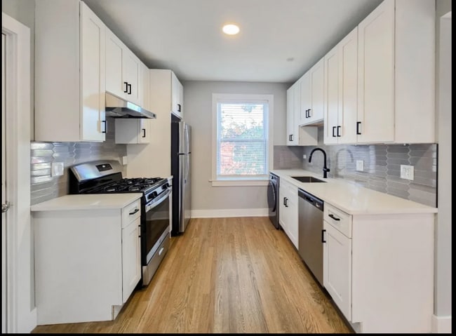 4861 N Hermitage Ave Unit 3