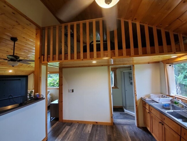 Photo - 995 Ainalako Rd