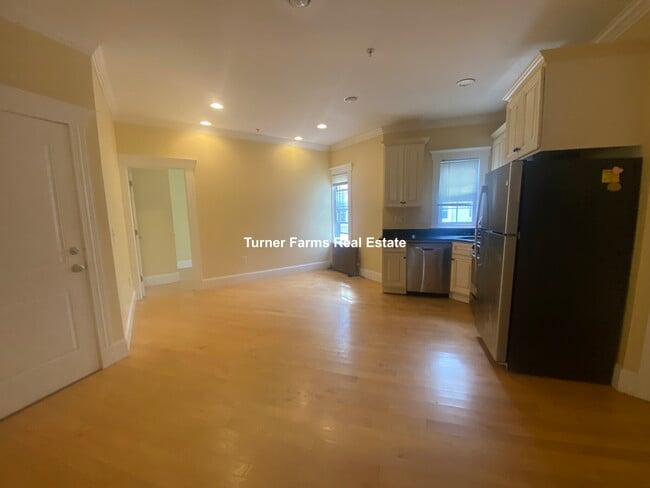 Photo - 156 Magazine St Unidad 23