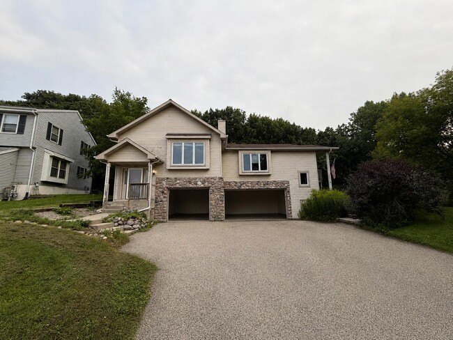 Building Photo - 2568 Pebble Valley Rd
