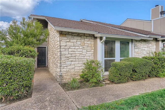 Photo - 1701 Timber Brush Trail