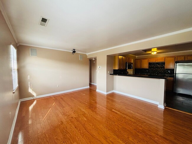 Photo - 307 Loudon Rd
