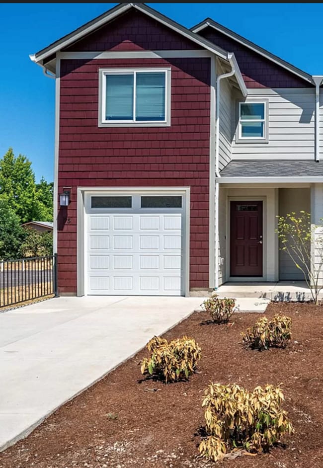 Building Photo - Newly Built 3 Bed / 3 Bath Duplex! $500 Amazon Gift Card! First 1.5 Month's Rent Is Free!