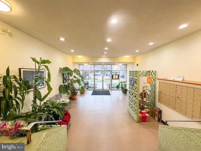 Building Photo - 614 Sligo Ave Unit 405