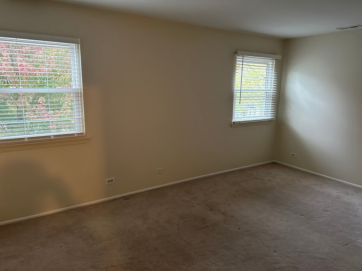 Photo - 162 Stirling Ln