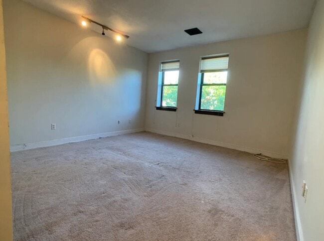 Photo - 110 Riverway