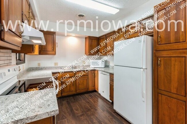 Photo - AFFORDABLE DUPLEX FOR IMMEDIATE MOVE-IN!! ...