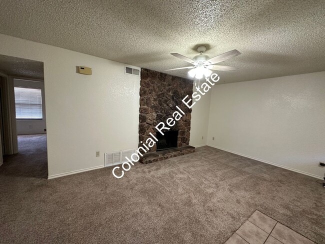Photo - 714 Laurelwood Dr Unidad C