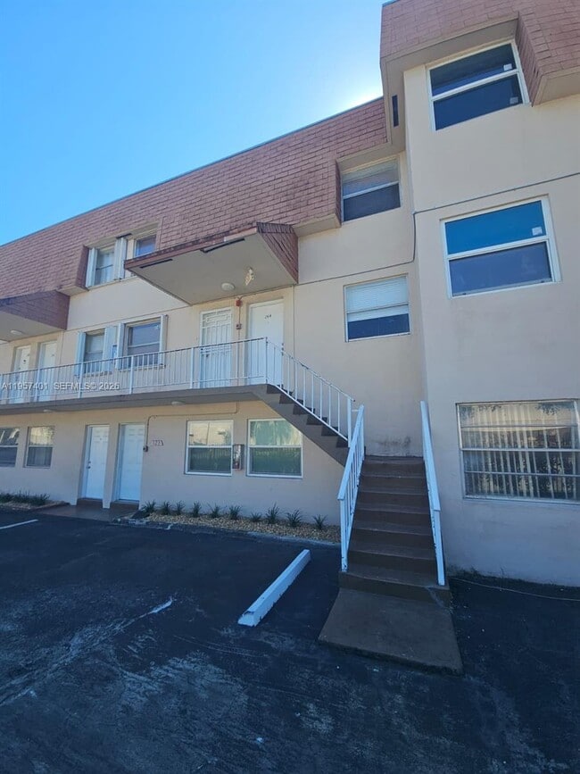 Photo - 1560 W 46th St Unit 244