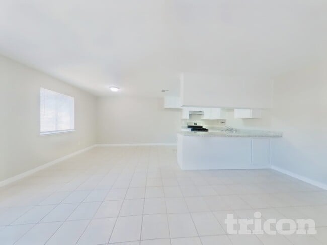 Photo - 601 Jeelu Way