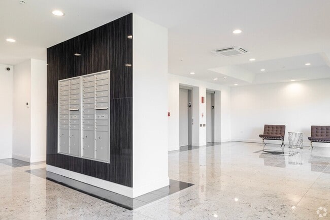 Photo - Cardinal Square - Building D2