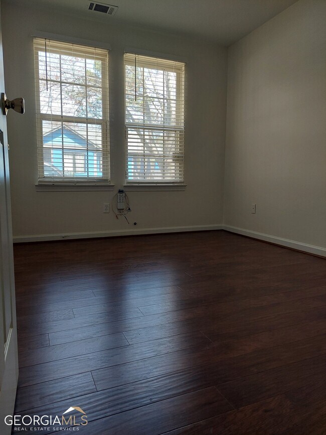 Photo - 1063 Metropolitan Pkwy SW