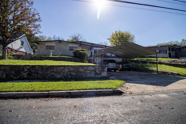 Photo - 614 Barchester Dr Unit 614 Barchester Dr