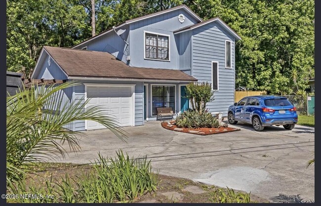 Building Photo - 726 Plainfield Ave