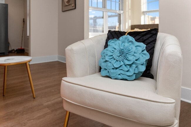 Photo - 457 E Kirby St Unit ID1228686P