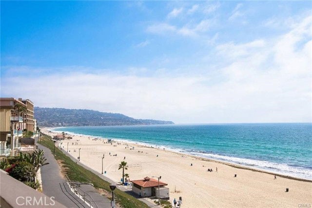 Photo - 625 Esplanade