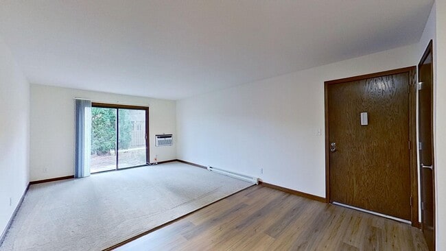 N76-W14675 Market Dr Unit 2