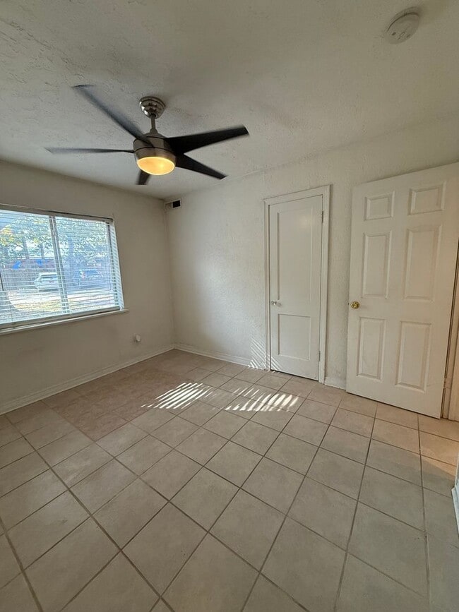 Building Photo - Updated 1-Bedroom in the Heart of the Plaza District Unit 1744-11