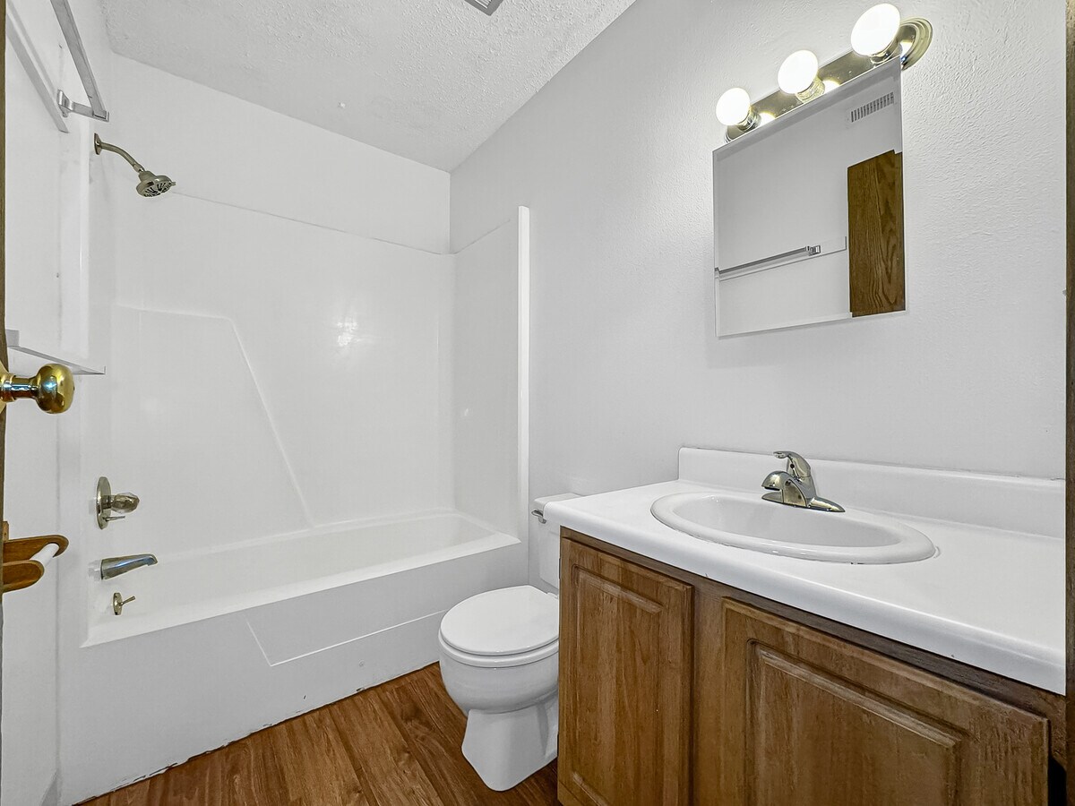 Photo - 2644 Hunt St