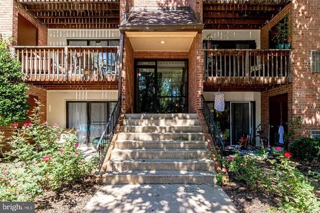 Building Photo - 10720 West Dr Unit 303 Rental