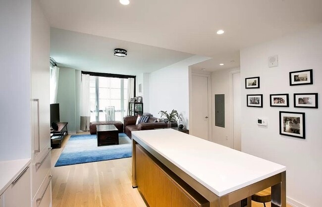 7 Lexington Ave Unit 08-b