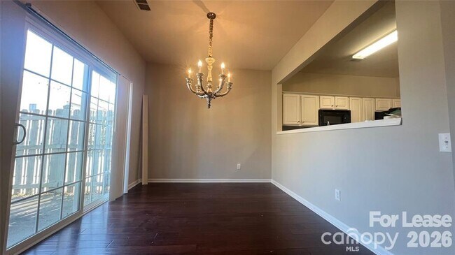 Photo - 10232 Garmoyle St