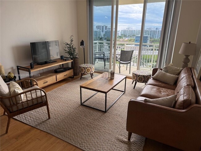 Photo - 19501 W Country Club Dr Unidad 1405