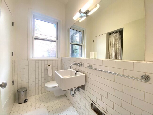 Photo - 384 Marlborough St Unit 2