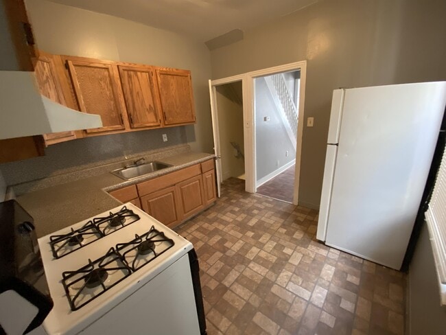 Photo - 1104 Baring St