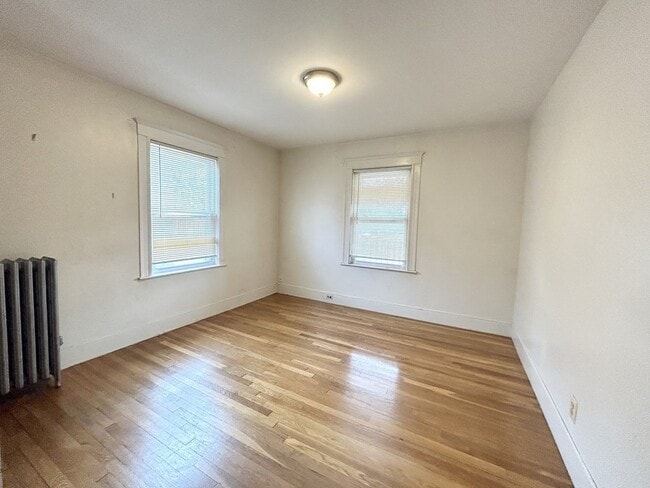 Photo - 11 Romsey St Unit uni3 3-bed 1-bath