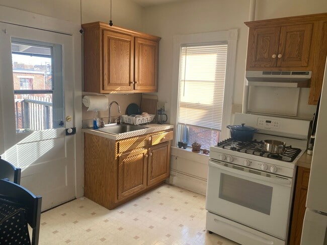 Photo - 319 N Charlotte St Unit Apt. 2