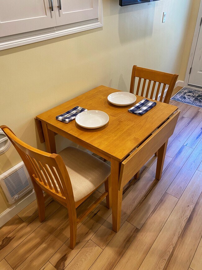 80 Bayview Dr Unit Bayview Studio OffCampus Housing, San Rafael, CA