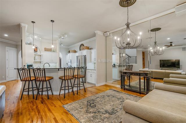 Photo - 935 Liberty St