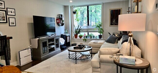 Building Photo - 42 8th St Unit 3107 Rental