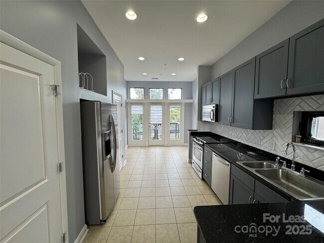 Photo - 559 New Bern Station Ct