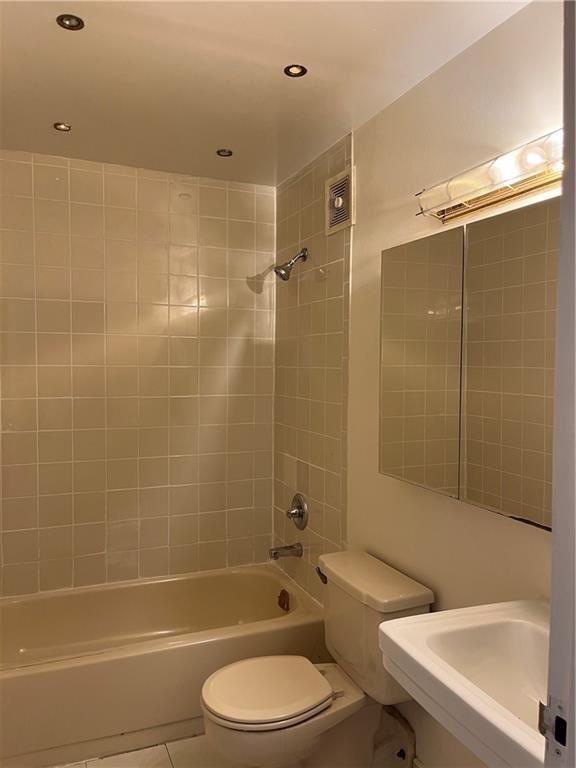 Photo - 2955 Shell Rd Unit 8L