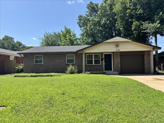Photo - 1622 Denison Dr House
