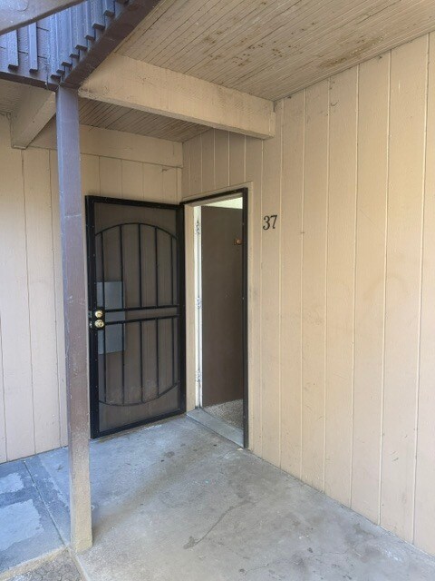 Stockton, One bedroom, One bathroom Condo