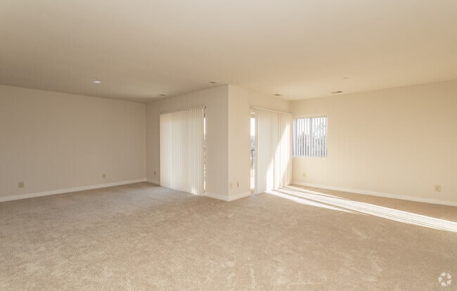 2BR, 2BA - 1440 SF