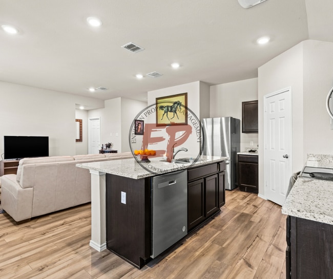 Photo - 7209 Llano Dr